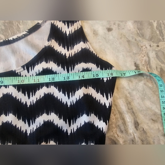 Timing Black & White Chevron Print Sleeveless Top Style XL - Picture 7 of 8